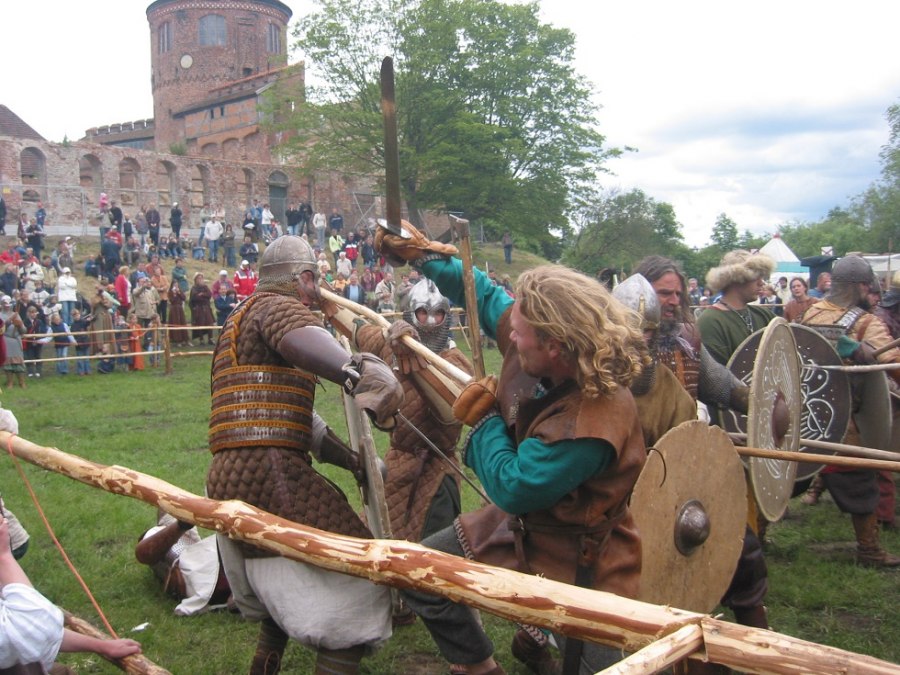 Slaughter scene at the annual castle festival., &copy; Stadt Neustadt-Glewe