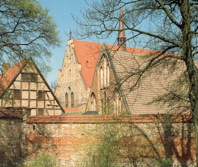 Wallanlagen beim Kloster zum Heiligen Kreuz // © Irma Schmidt Wallanlagen beim Kloster zum Heiligen Kreuz // © Irma Schmidt