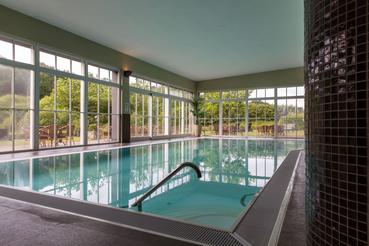 Zwembad in de wellnessruimte van Schloss Basthorst // © Hotel Schloss Basthorst Zwembad in de wellnessruimte van Schloss Basthorst // © Hotel Schloss Basthorst