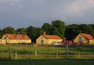 Ansicht des Naturdorfes Eickhof, inmitten des Sternberger Seenland // &copy; Naturdorf Eickhof/ Abeln