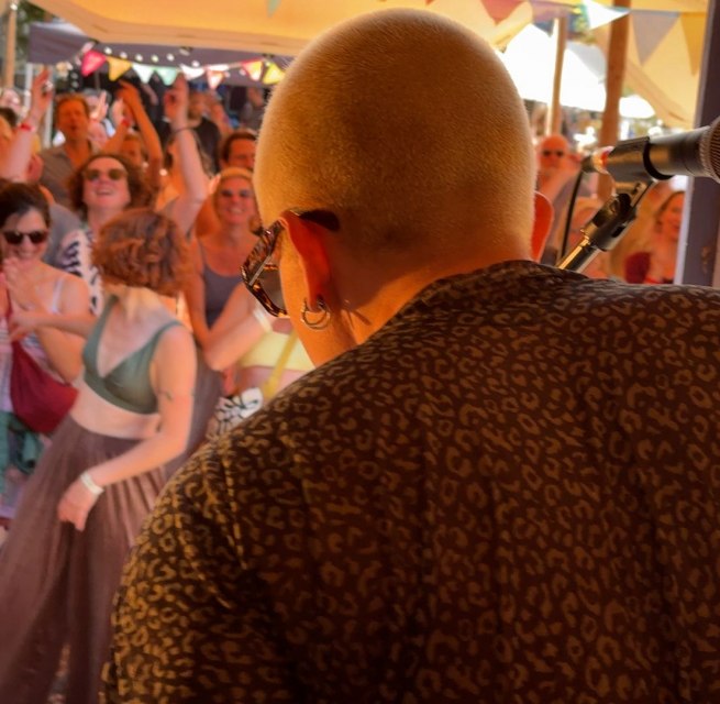 Exuberant dancing to the finest music! // © Musik & Stille Festival - Götz Rausch Exuberant dancing to the finest music! // © Musik & Stille Festival - Götz Rausch