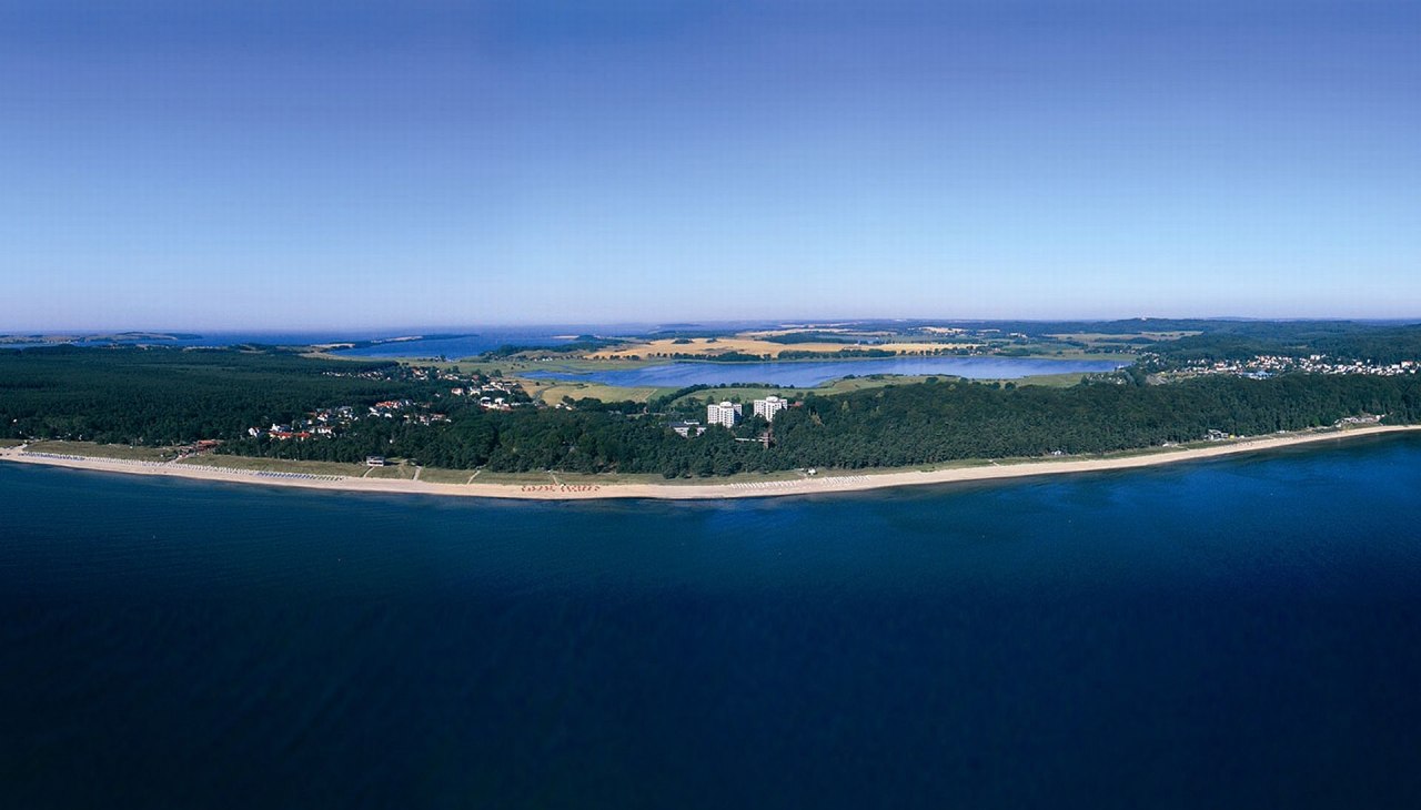 Widok z lotu ptaka Cliff Hotel Rügen, © Cliff Hotel Rügen Widok z lotu ptaka Cliff Hotel Rügen, © Cliff Hotel Rügen