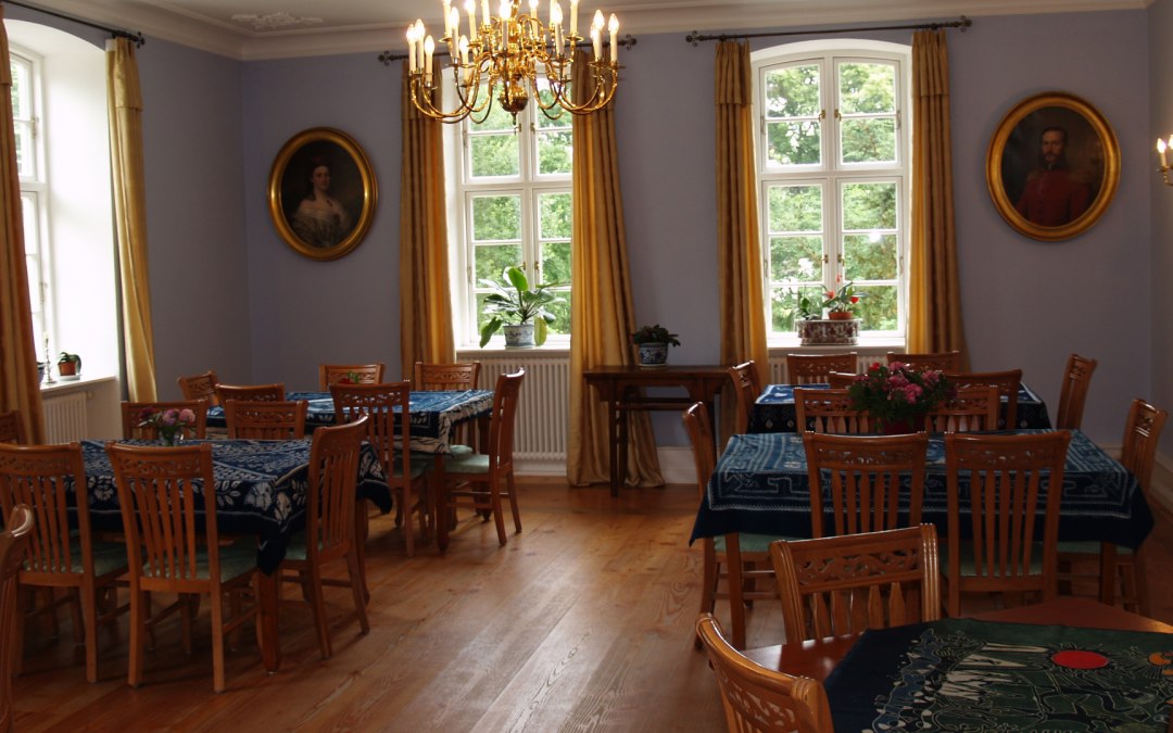 De grote hal in het landhuis van Kasteel Kölzow, © Landhaus Schloss Kölzow/Detlef von der Lühe