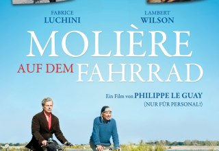 Cover der DVD - zwei Radfahrer vor gr&uuml;nen B&uuml;schen und blauem Himmel, Wasser im Hintergrund // &copy; filmfriend