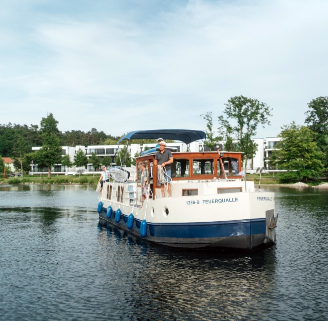 Leg je woonboot aan in de jachthaven van Maremüritz // © MV-T/Petermann Leg je woonboot aan in de jachthaven van Maremüritz