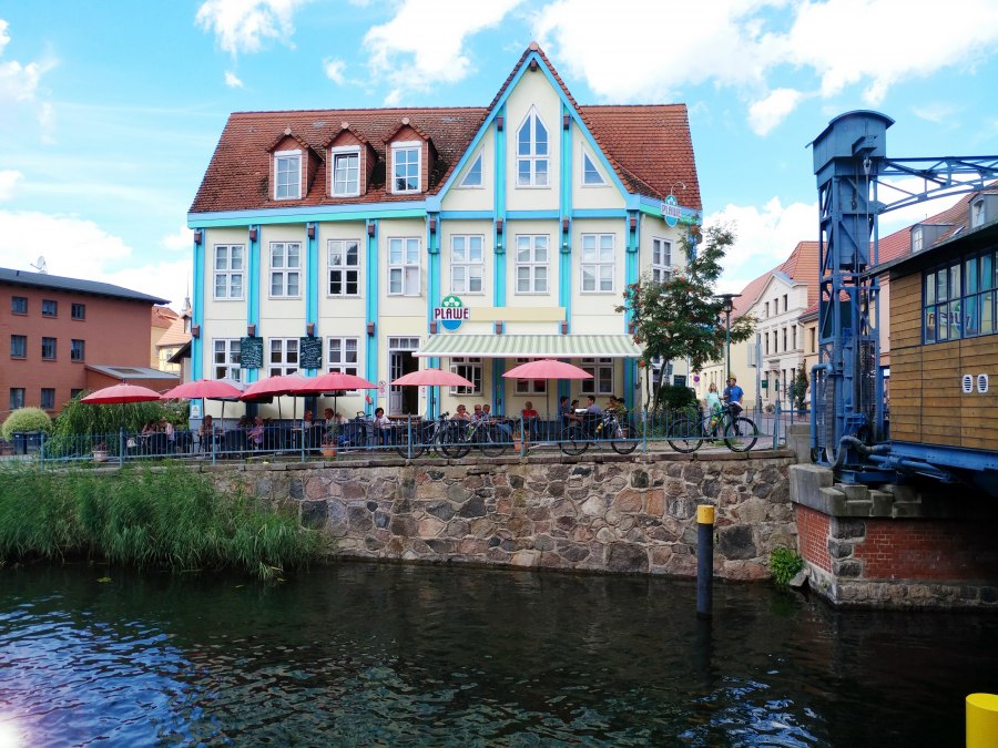 Buiten, &copy; Plawe.org