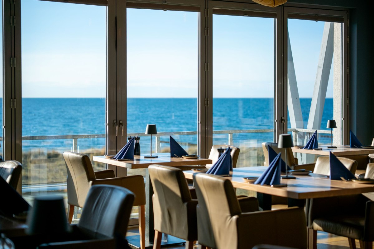 "Blue Buoy" Dune Brunch // © StrandResort Warnemünde-Markgrafenheide Betriebsgesellschaft mbH "Blue Buoy" Dune Brunch // © StrandResort Warnemünde-Markgrafenheide Betriebsgesellschaft mbH