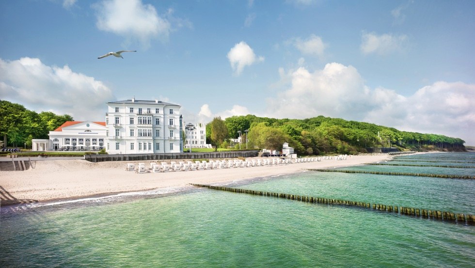 Het luxe hotel direct aan het strand bestaat uit een ensemble van zes classicistische gebouwen in de eerste kustplaats van Duitsland., © Grand Hotel Heiligendamm