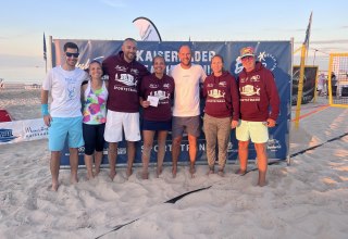 Prijsuitreiking van de Kaiserbäder Beach Tennis Tour 2025 // © Beach Tennis 4u GmbH Prijsuitreiking van de Kaiserbäder Beach Tennis Tour 2025 // © Beach Tennis 4u GmbH