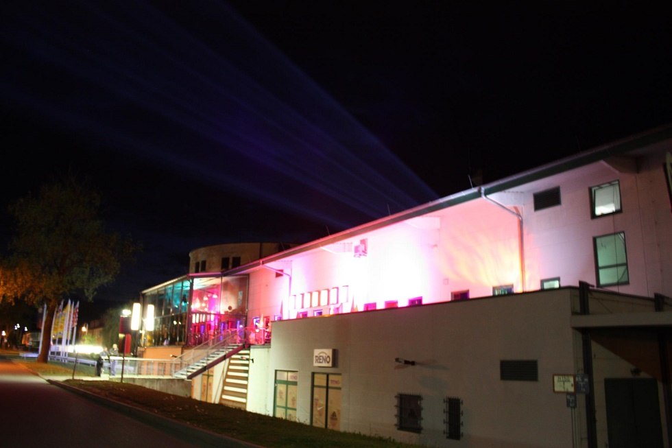 UC Cinema R&uuml;gen nocą // &copy; R&uuml;gencenter Kinobetriebs GmbH & Co. KG
