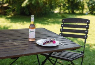 Genie&szlig;en in unserem Caf&eacute; auf Gut Gl&uuml;ck - 100% bio // &copy; Karoline Vossbeck