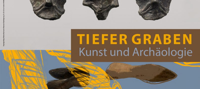 © Doppelgesichtiger Skulptur-Kopf aus der Slawenzeit. Kupferlegierung. 3,1 x 2,3 x 2,5 cm. Fundort: Alt-Tellin LAKD M-V, Landesarchäologie, Foto: Andreas Paasch   Christine Lengtat: Foot Tales. digitale Collage / Zeichnung. 2024