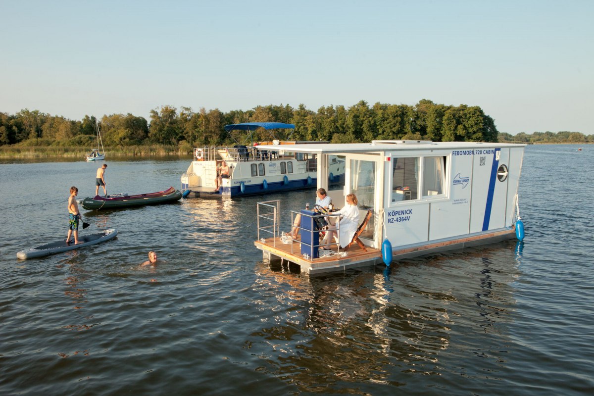Febomobil 720 cabine, Kormoran 1280, SUP en kano's // &copy; Harald Mertes
