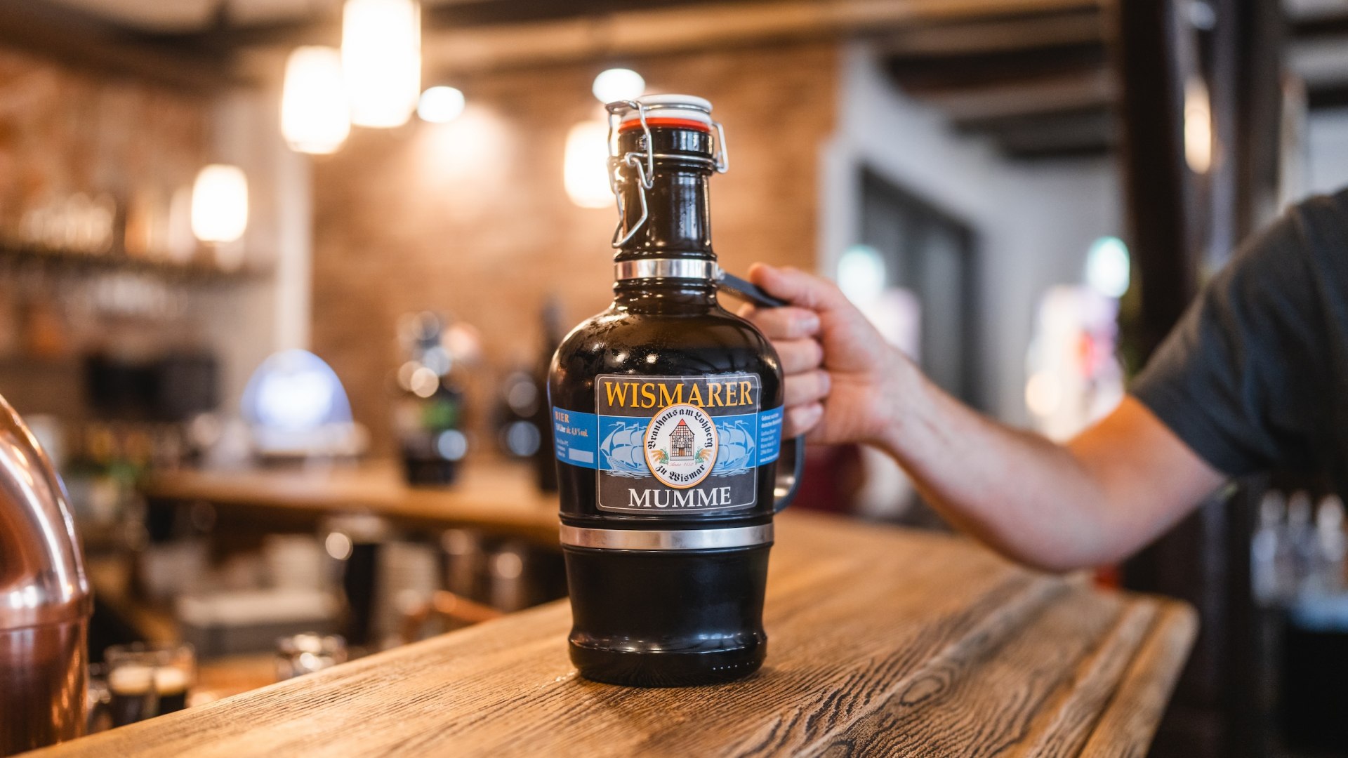 Mumme met Wumme: het sterke bier van Wismar bracht ooit rijkdom en roem naar de Hanzestad. Het donkere bier werd tot in India verscheept., © TMV/Gross