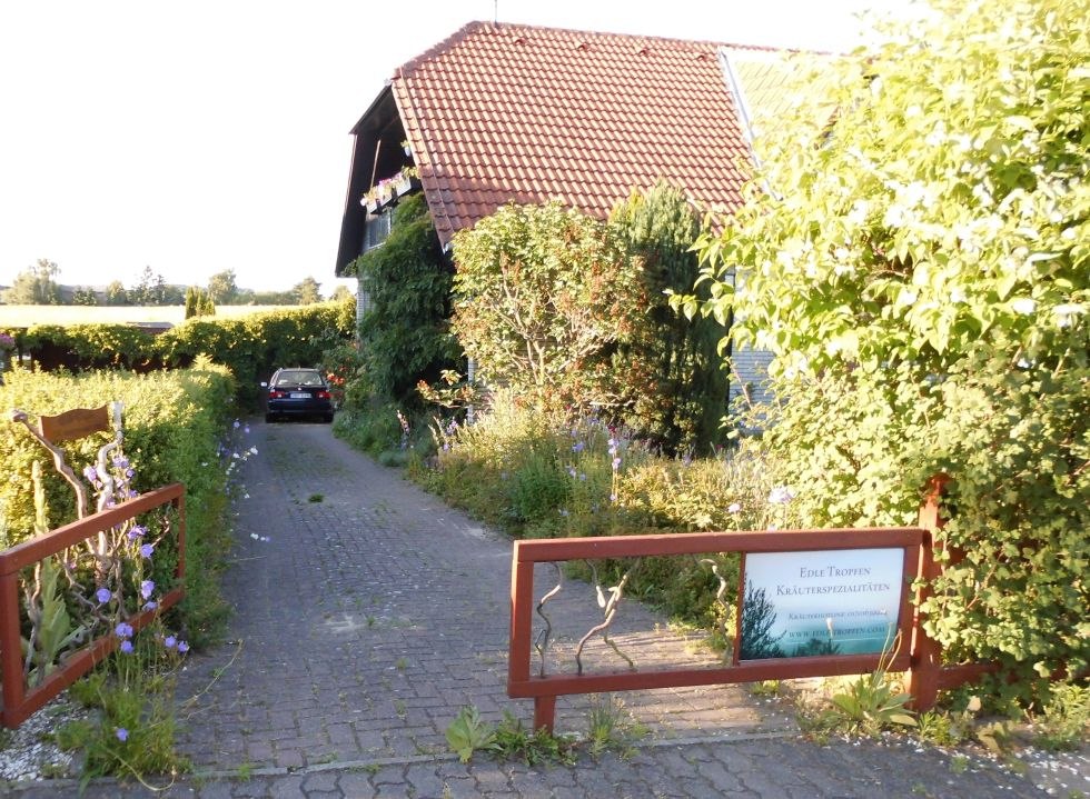 Produkty w sklepie na farmie, © Heike Voigt - Edle Tropfen Kräuterspezialitäten