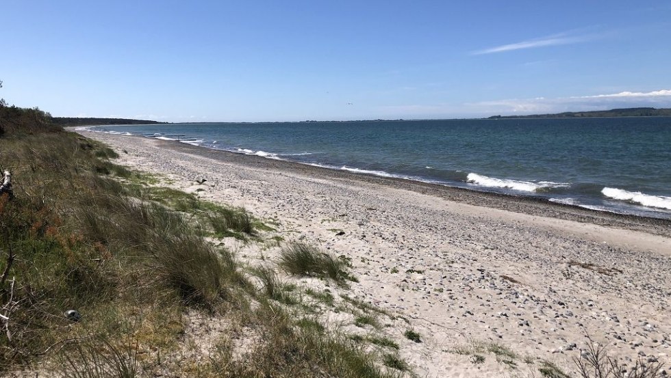 Eenzaam strand aan de boeg, © Volker Barthmann