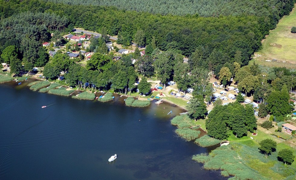 De camping ligt op een open plek aan de Großer Labussee. // © Haveltourist De camping ligt op een open plek aan de Großer Labussee. // © Haveltourist