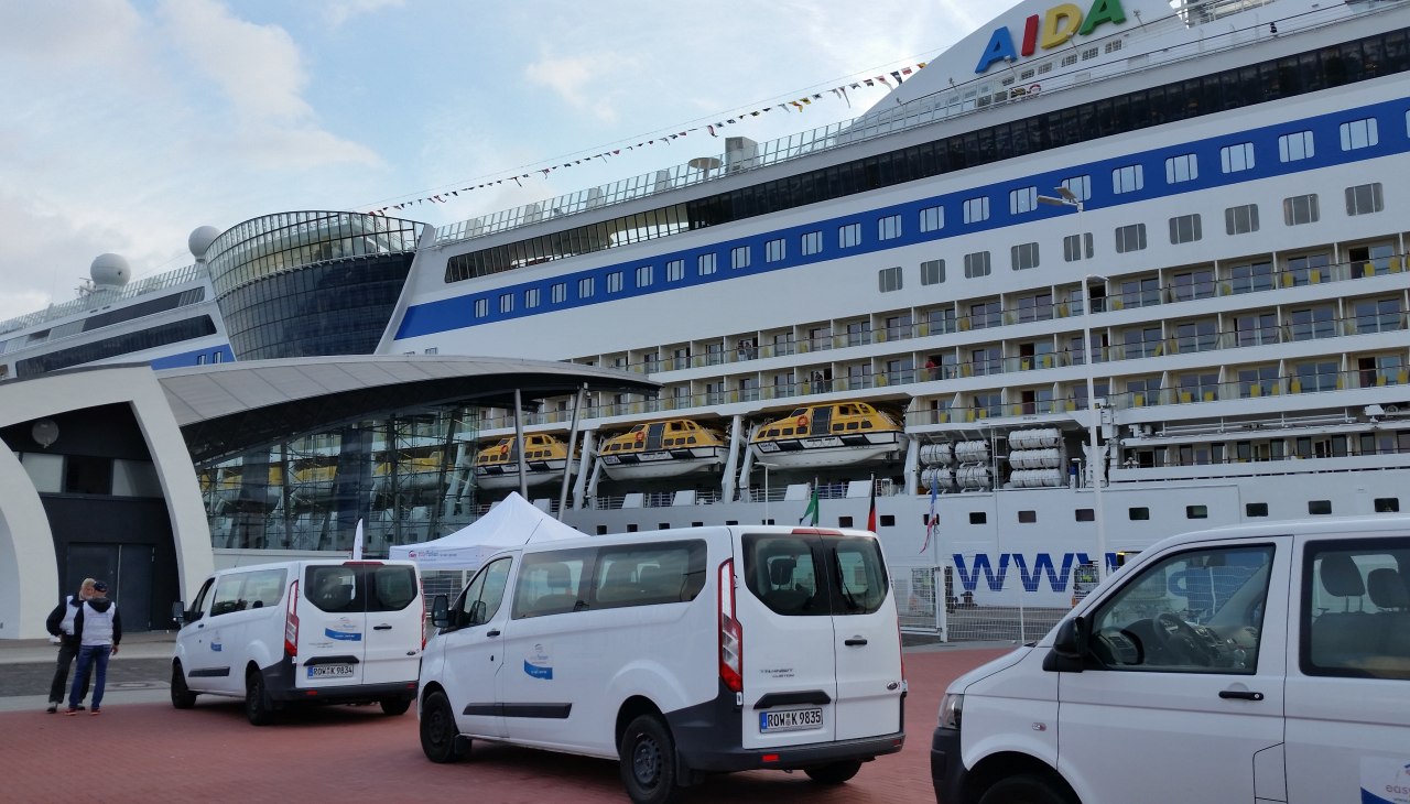 After the well-deserved cruise we are already waiting at the terminal and take you back to the park area, © easy Parken After the well-deserved cruise we are already waiting at the terminal and take you back to the park area, © easy Parken