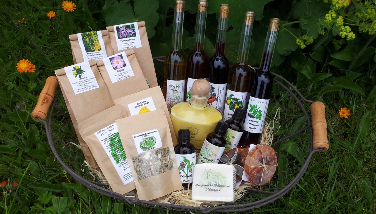 Niewielki wybór produktów, © Heike Voigt - Edle Tropfen Kräuterspezialitäten Niewielki wybór produktów, © Heike Voigt - Edle Tropfen Kräuterspezialitäten