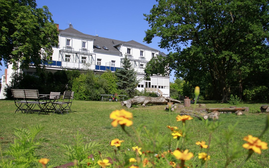 A large garden for fun and relaxation, © Gästehaus Wartburg