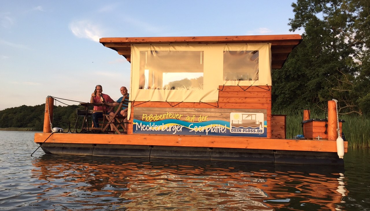 Czysty relaks na tratwie bez licencji, © dein-floss.de Czysty relaks na tratwie bez licencji, © dein-floss.de