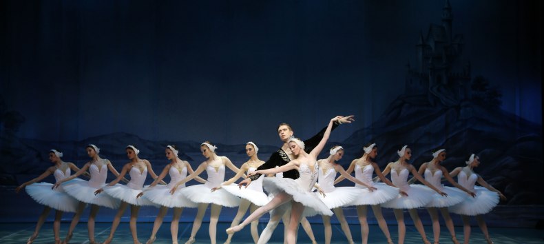 Swan Lake IFOB // &copy; Ovation Events GmbH