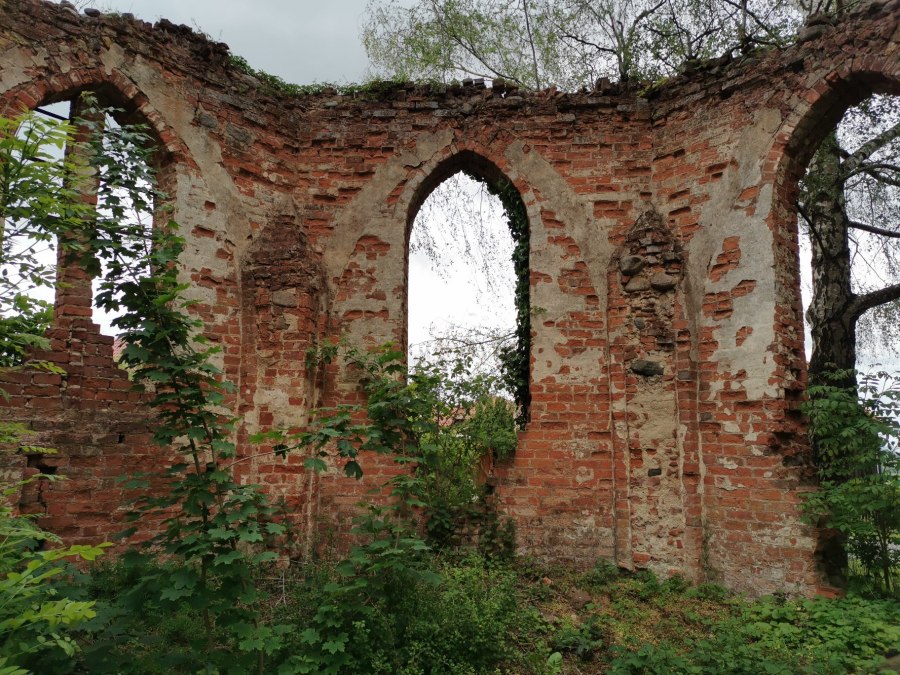 Alt Panstorf church ruins, © E-Bike MV