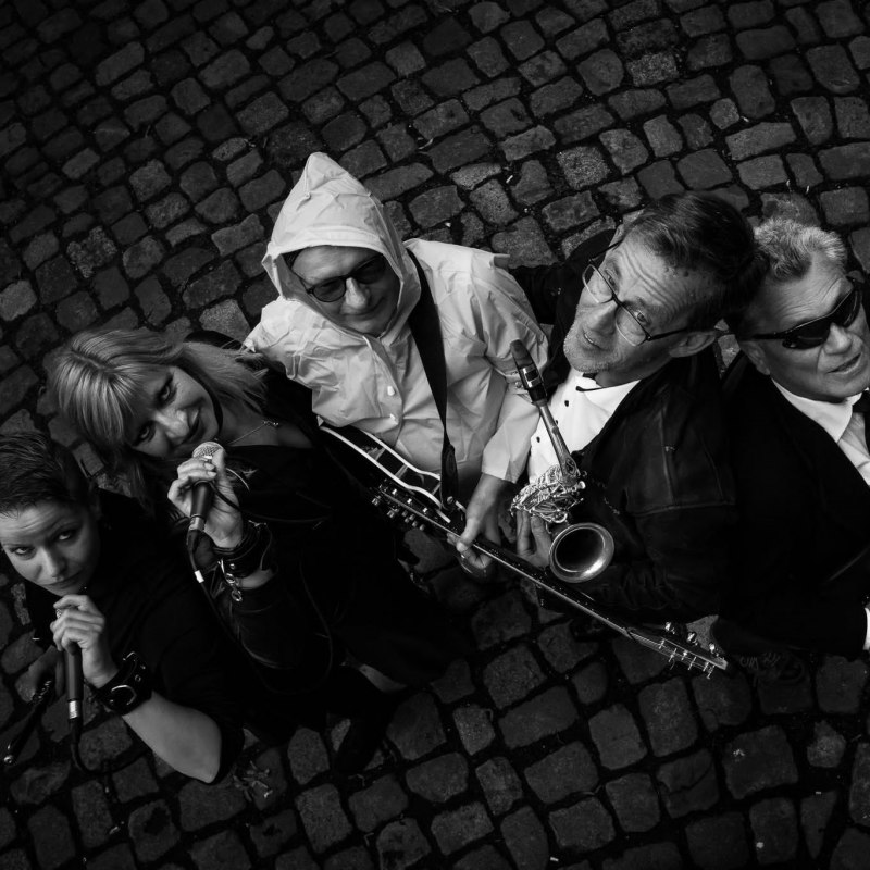 Band_Unserious, &copy; Plakat