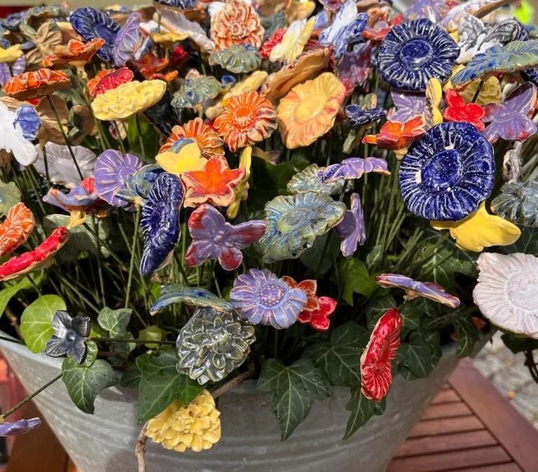 Keramische bloemen, © Waren (Müritz)-Information