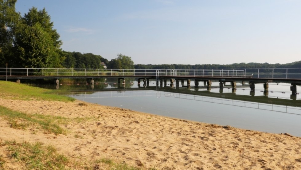 Openluchtzwembad aan de Wockersee in Parchim - strand en ligweide, © TMV/Gohlke Openluchtzwembad aan de Wockersee in Parchim - strand en ligweide, © TMV/Gohlke