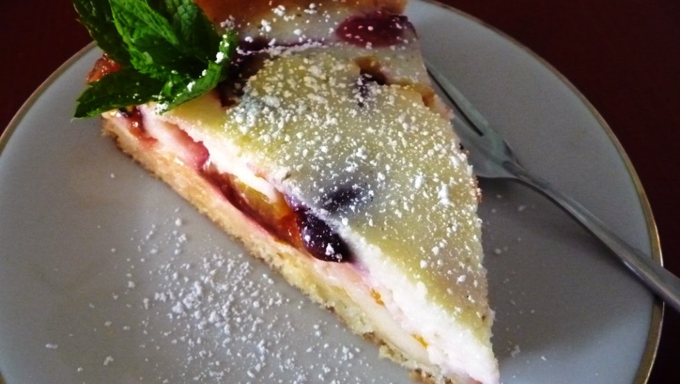 W idyllicznym ogrodzie oferujemy codziennie domowe ciasta i tarty, kawę i herbatę ziołową, © Blumencafé Rügen