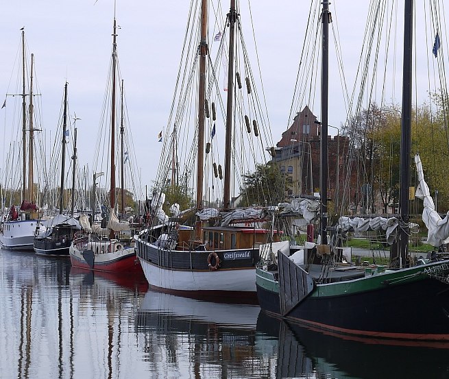 Teils über 100 Jahre alt sind die Schiffe und Boote im Museumshafen // © Sven Fischer Teils über 100 Jahre alt sind die Schiffe und Boote im Museumshafen // © Sven Fischer