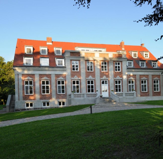 Exterior view Zicker Manor // © Gut Zicker Exterior view Zicker Manor // © Gut Zicker