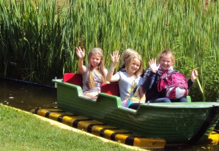 A trip on the water, also possible by canoe on the Sude - We make a film, © ASB Freizeithaus " Sausewind"/Frau Kotsch A trip on the water, also possible by canoe on the Sude - We make a film, © ASB Freizeithaus " Sausewind"/Frau Kotsch