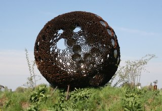 Skulptur im Park // &copy; Sabrina Wittkopf-Schade