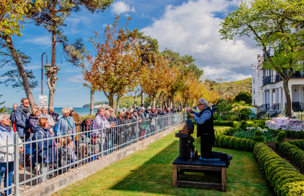 Festiwal Teatr&oacute;w Ogrodowych Binzer Zaunk&ouml;nige, &copy; Binzer Bucht Tourismus