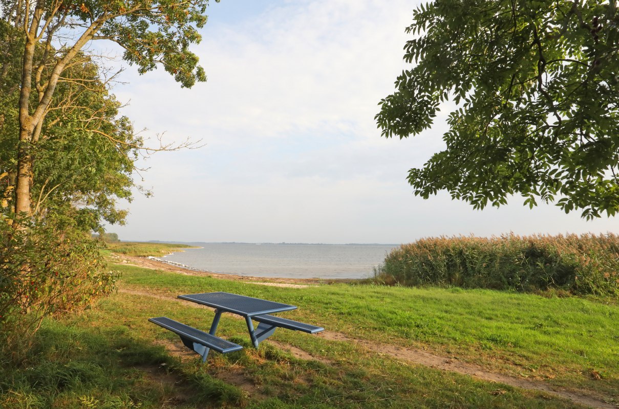 Seating area with a view of the water // &copy; TMV/Gohlke