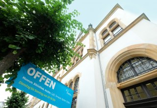 Czytelnia w bibliotece miejskiej w Kulturquartier, © Stadt Neustrelitz/Sebastian Haerter