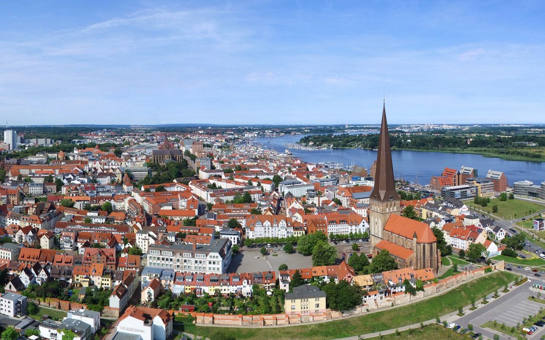 16_Luftbildpano_Rostock_Altstadt_Warnow_1920x1260_(c) Rostock Marketing_S. Krauleidis, © Rostock Marketing /S. Krauleidis