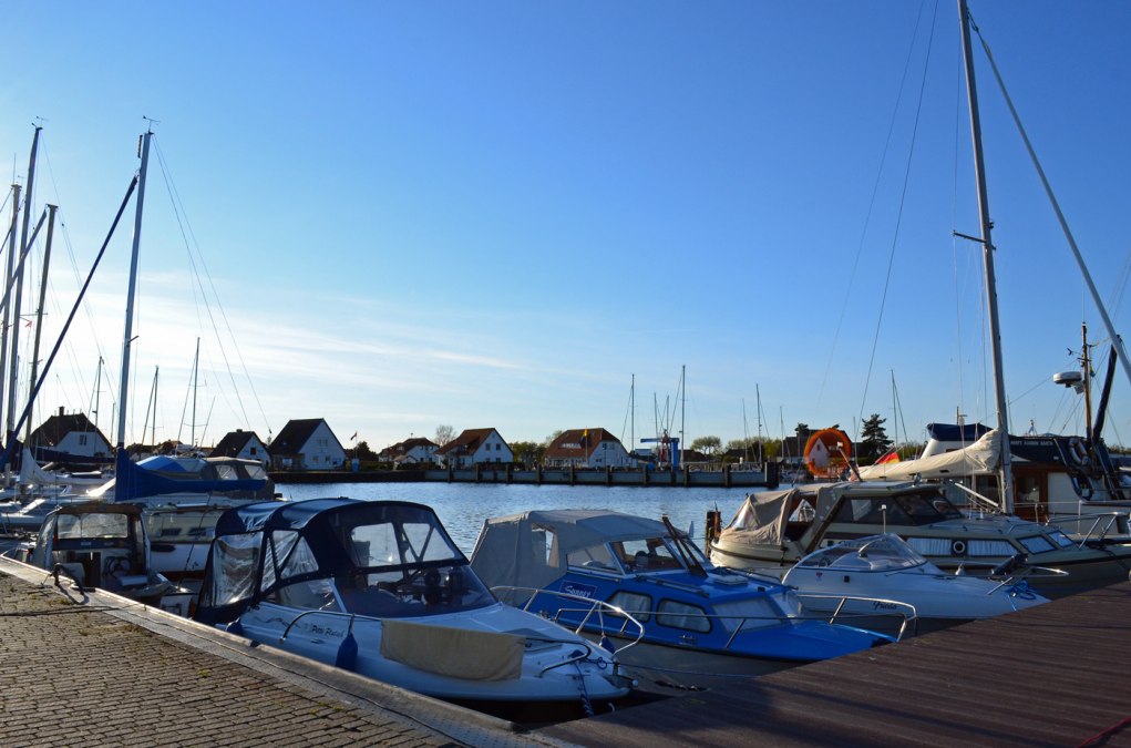 Neuendorf haven in mei 2016, © Hiddenseer Hafen- und Kurbetrieb Neuendorf haven in mei 2016, © Hiddenseer Hafen- und Kurbetrieb