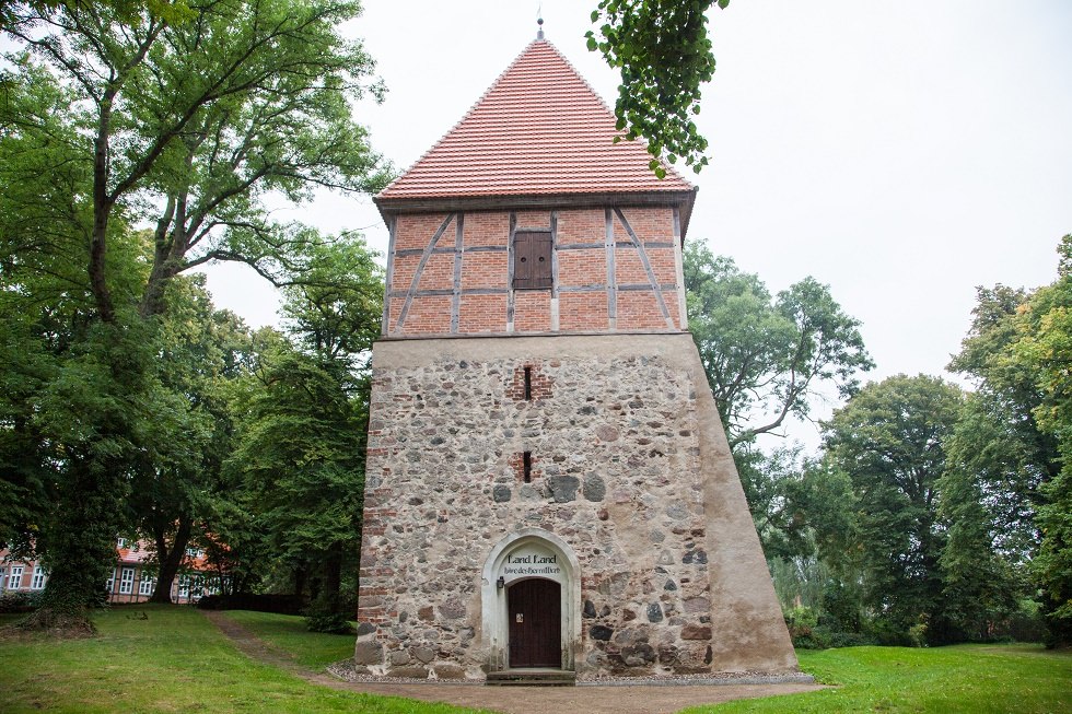Tower side of the church, © Frank Burger
