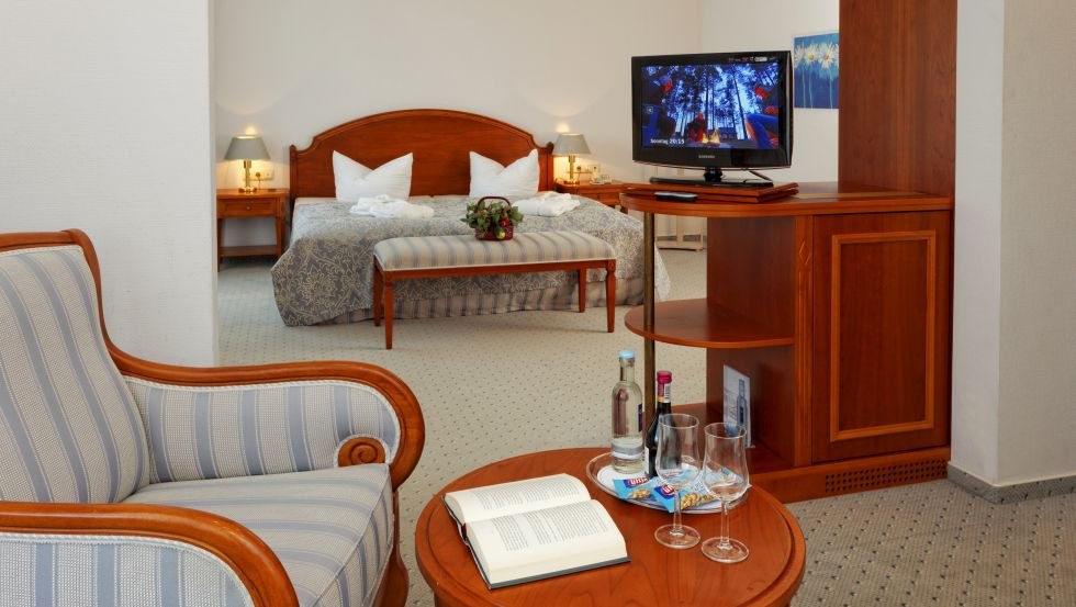 Czysty relaks w naszych przestronnych pokojach w stylowej atmosferze i przytulnej atmosferze., © Parkhotel Am Glienberg