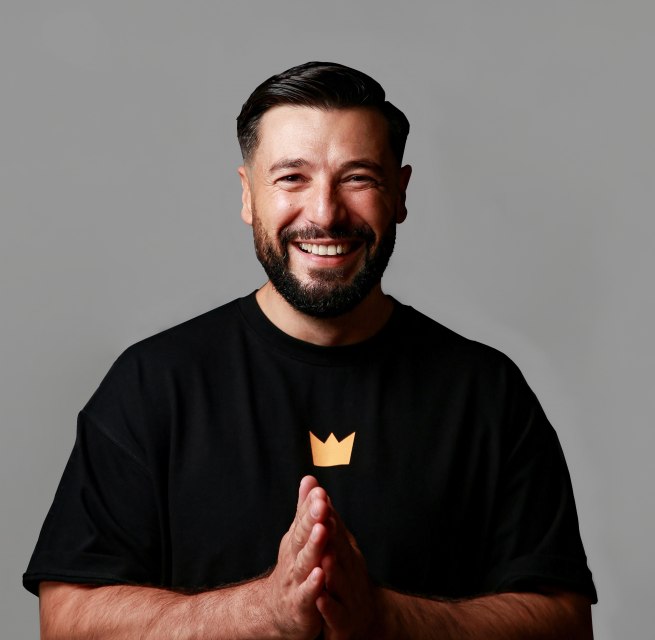 &copy; C&uuml;neyt Akan