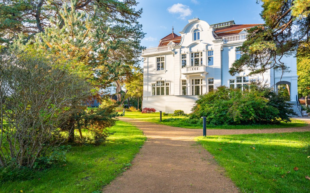 Zabytkowe wille z 7 designerskimi pokojami bezpośrednio przy plaży nad Morzem Bałtyckim, © pineblue