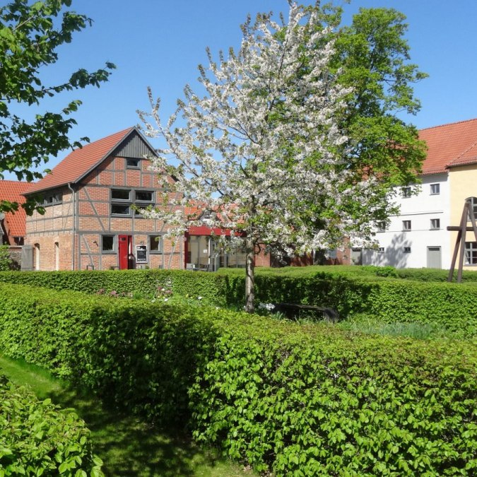 Café-Wieckhaus gefotografeerd vanuit de kloostertuin, © Tom Augustyniak