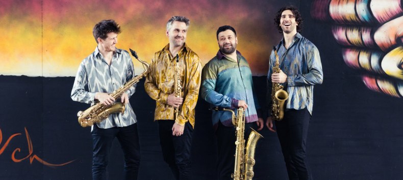 Blaž Kemperle - Sopransaxophon,
Jacopo Taddei - Altsaxophon,
Alan Lužar - Tenorsaxophon,
David Brand - Baritonsaxophon // &copy; Signum Saxophon Quartett