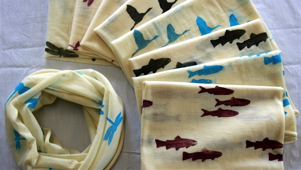 Loops in hand stamp printing with textile inks // &copy; Asta Rutzke