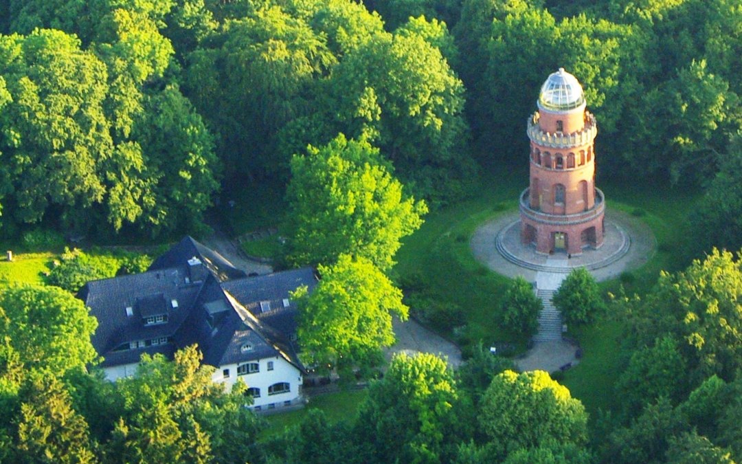 Ernst-Moritz-Arndt Toren met het Rugard Hotel, © Paul Dehn