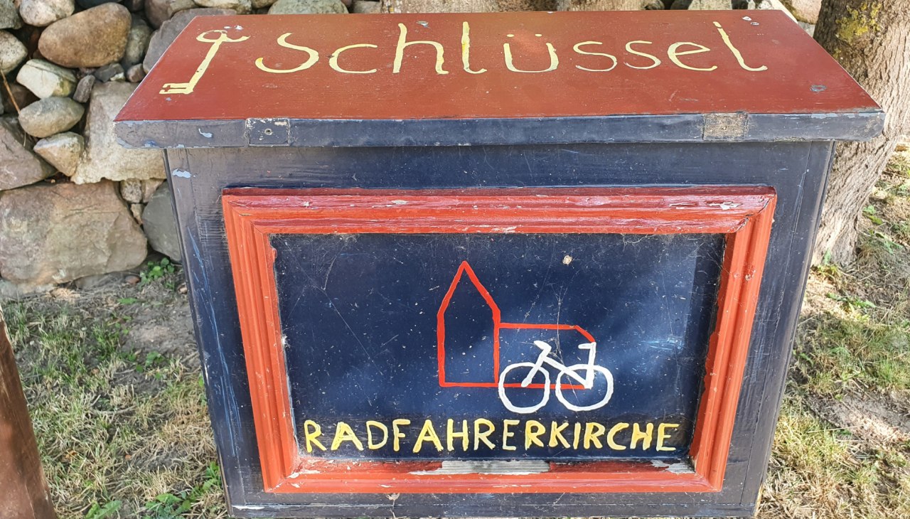 W sezonie klucz jest przechowywany w skrzynce na klucze w ciągu dnia., © S .Maus