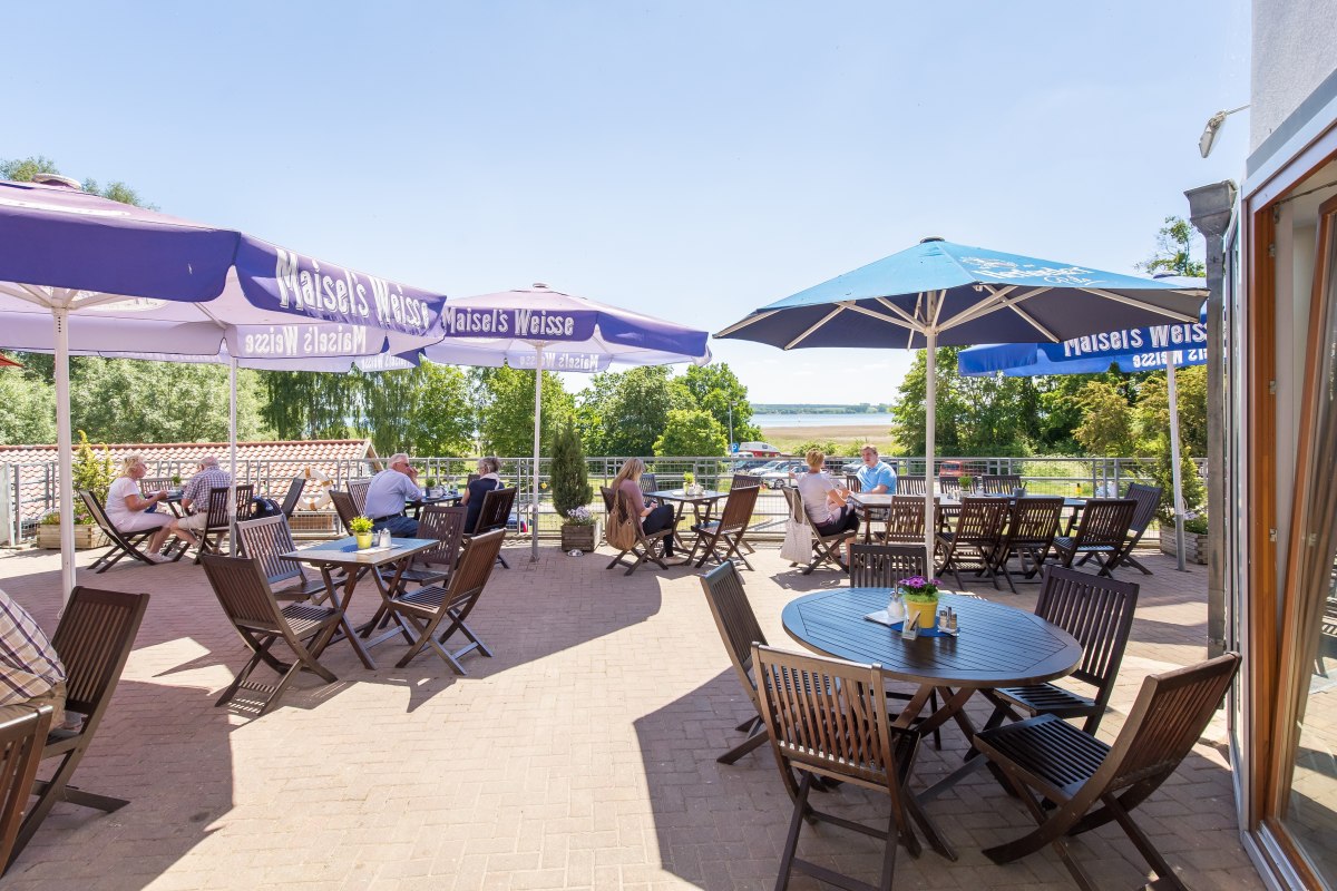 From here you can enjoy a wonderful view over the Kummerow Lake // © Ferienland Salem From here you can enjoy a wonderful view over the Kummerow Lake // © Ferienland Salem